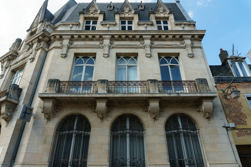 Aufwändige Fensterbögen